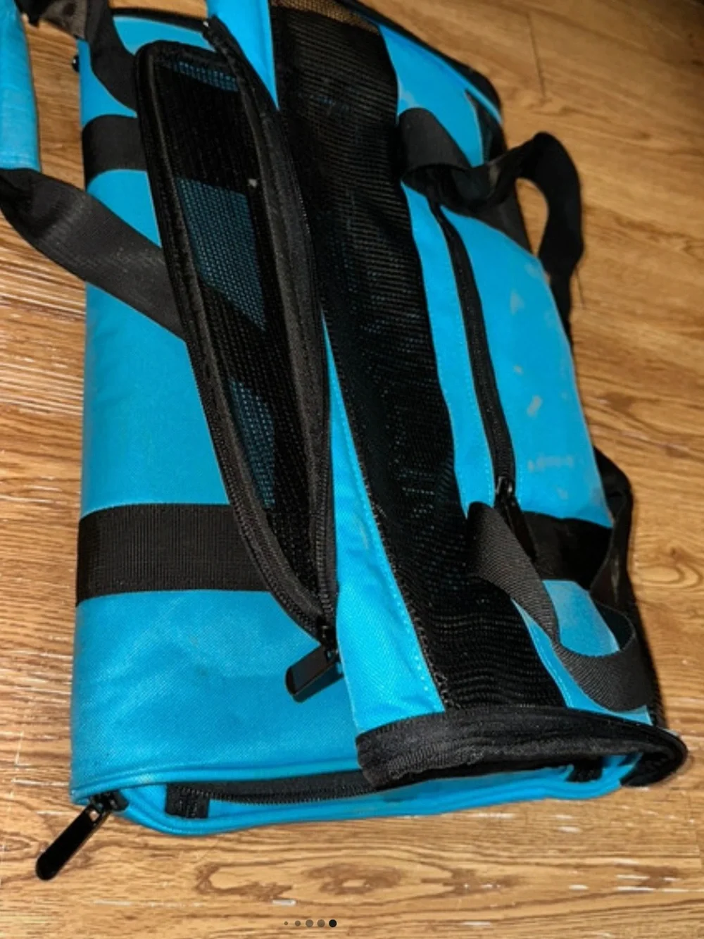 “Like New”. Excellent Condition! Foldable Blue Small Cat/Dog Pet Carrier.